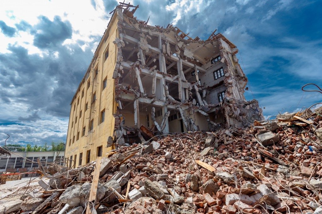 Building demolished after earthquake