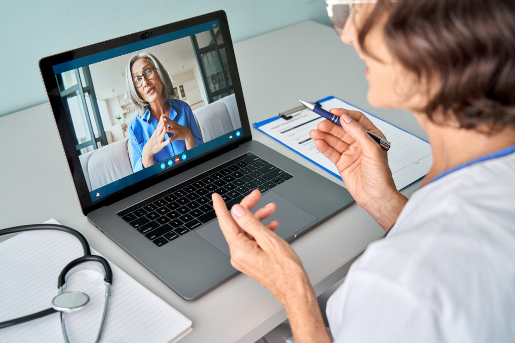 Digital online healthcare, distance telemedicine